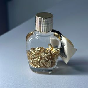 Gold flakes bottle